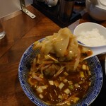 麺屋 悠 - ひき肉たっぷりのワンタンは3つ付いていた。
