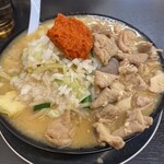 燕三条らーめん潤 - ホルモン辛味噌