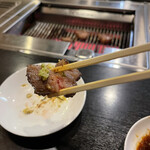 Yakiniku Gara - 塩カルビはわさびを添えて食べるとあっさり頂けて最高です！