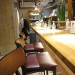 日本酒とクラフトビール 和家 - 清潔感ある店内(^^)