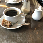 Buvette - バナナケーキがサービスで、、