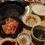 Yakiniku Paruparu - カルビセット1365円(仙台牛カルビ・ライス・サラダ・スープ・小鉢)