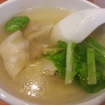 秀味園 - セットのスープ(ワンタンスープ)