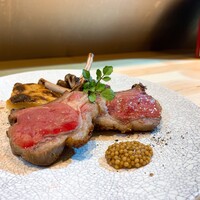 四ツ橋・新町 牡蠣と肉たらしビストロAKIRA - ニュージー産ラムのチョップ