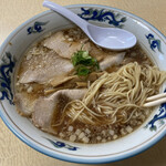 尾道ラーメン 宝竜 - スープは動物系で魚介が感じられないタイプ