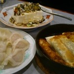 王家菜館 - 水餃子、鉄鍋棒餃子、ピータン豆腐