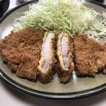 とんかつはま - 肉厚は１センチ位