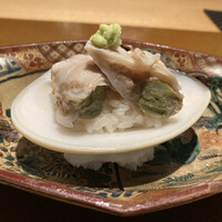 日本料理FUJI - 蛤の飯蒸し
                      蛤の美味しいこと！