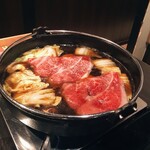 黒毛和牛すき焼きとしゃぶしゃぶ 和牛酒場とりこ - 