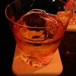 ショットバーコルトレーン - ゆったりした空間でとバーボンを