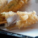 福浦漁港 みなと食堂 - ”刺身串揚”、シットリ感もキチンと残る揚げ具合で、ホクホクと美味しくいただくことができました。