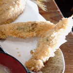 福浦漁港 みなと食堂 - ”刺身串揚”は２本で、110円です。刺身串揚は様々な種類のお刺身を揚げているそうです。