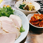 鯛らーめん 鯛めし 佐用 - 蒸し豚