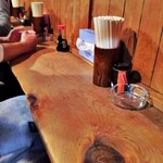 岸田屋 - 味わいのあるカウンター