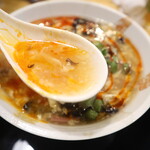 三越快食 - 酸辣湯麵のスープ