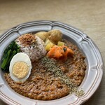 32orchard Fruit＋Bistro - 8種類のフルーツを使った32orchard無水フルーツカレーは当店ランチの一番人気商品です。辛いカレーが苦手な方にもおすすめのカレー。