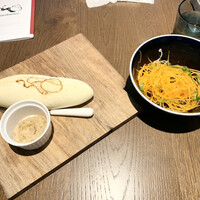 biodinamico - パスタランチのサラダと自家製パン biodinamico - パスタランチのサラダと自家製パン