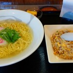 Touryuu Honten - 生塩ラーメン＋小炒飯918円めちゃうま