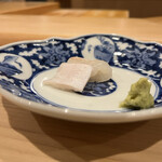 鮨 むらやま - 同じく青森の平目、こちらは縁側も！