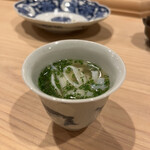 鮨 むらやま - 愛媛の生ののれそれにあたたかいお出汁をかけて半生状態に。生姜がきいてて美味しい♡