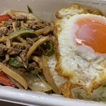 さいとう食堂 - 【ガパオヌア】牛肉の甘い肉汁がご飯に染みて美味しい！