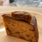 おやつ研究所 - 大好物。いちぢくのプチプチと、キャラメルの深い甘み。みっしりとした生地が本当に好き。また食べたいなぁ。