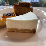 おやつ研究所 - 大好物。美味しい。台の塩気がいいのです。良いクリームチーズの味。シンプルだけど極まってる。