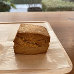 おやつ研究所 - うーん！良い香り！リベイクでさくさくのほろほろです！あー、全粒粉のプチプチがたまらない。