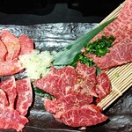 あか牛焼肉専門 和牛一頭流 肉萬 - 