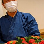 勢麟 - 苺摘みですよ～と、笑顔の長谷部大将。素敵♡