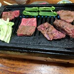 焼肉 初栄 - 