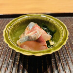 おが和 - ◆刺身
      ☆鯵（長崎・五島列島）玉ねぎ醤油を添えて