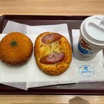 北欧 - チキンカレー、あらびきフランクのカリーブルスト、ホットコーヒー