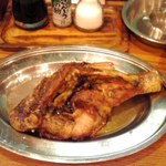 やき鳥三太郎 - 骨付鶏