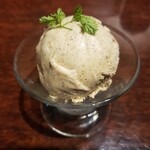 黒毛和牛焼肉 虎斑 - 黒蜜きな粉ジェラート