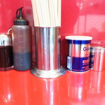 ラーメン二郎 - 卓上調味料