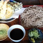 Kominka Sakaba Kinnekotei - 海老野菜天セイロ中盛1,400円(税込)