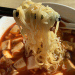 San koku shi - マーボーラーメン の 麺アップ