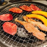 Yakiniku Ushimitsu - 