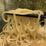 らーめん かんか - らーめん 並盛、麺リフト