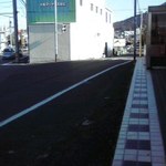 Ichiban boshi - 右へ行く道は電車の跡（土器川交差点にて）