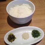 担担麺 前田 - 小ライスセット　１５０円の御飯と漬物