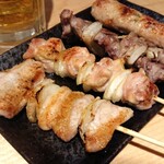 Honkaku Sumibi Yakitori Sankai - 人気の５種盛合せ ¥649