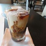 なだ万 - 珈琲ミルクをたっぷり入れて