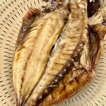 カネヒデ小林商店 - 鯵の焼き上がりはこんな感じ　弱火で身からじっくり焼きます