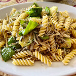 カネヒデ小林商店 - さらに芽キャベツとピーマンと合わせてパスタに仕上げてみました