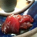 寿司割烹 魚紋 - 赤身づけのつまみ♪勿論本マグロ♪