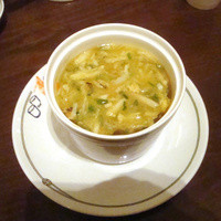 中国飯店 紫玉蘭 - フカヒレと上海蟹のスープ