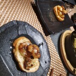 海鮮 イタリアンバル ルチアーノ - 熱々ポルチーニ茸たっぷりのアヒージョ！