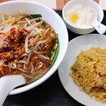 Gajoen - 台湾ラーメンセット980円税込。